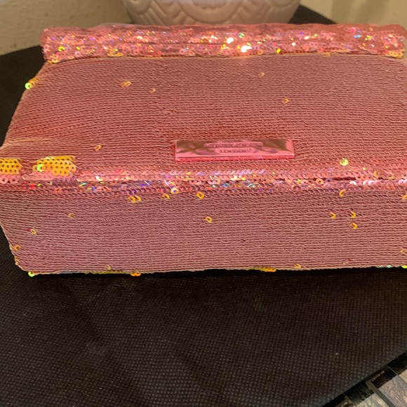 Kurt Geiger London Mini Kensington Sequins Crossbody Bag
KURT GEIGER L… - Picture 13 of 16